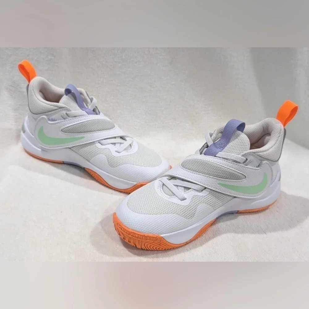 Nike Team Hustle D 11 (GS) White/Orange/Green Girl's Sneakers-Sizes 3Y like new